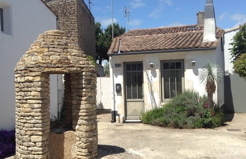 Les Portes-en-Re House | House Heart of Village