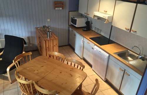 Portiragnes-Plage House | House in a gated estate 10 minutes walk from the beach