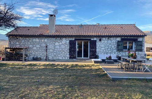 Courmes House | House in a listed natural site. Relaxation and connection to Nature guaranteed!