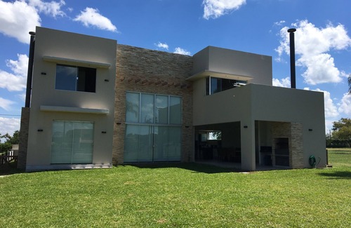 San Bernardino Villa | House in Aqua Village, San Bernardino