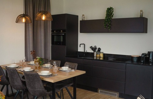 Maurik House | House in Arnhem With Rhine Views