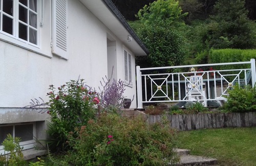 Jullouville House | House in Balearic resort at 900 m. from the beach and shops