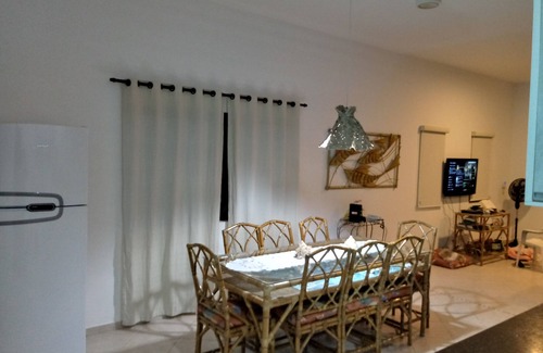 Jardim Capricornio House | House in Caraguatatuba, 150m from the beach, swimming pool, cable TV, wi-fi, 24-hour security!