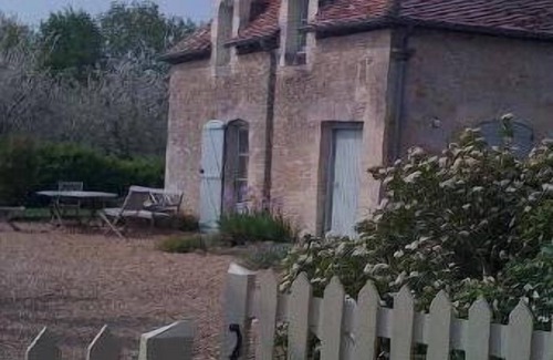 Saint-Pierre-du-Jonquet Cottage | House In Site Listed Historic Monuments In Saint Pierre du Jonquet