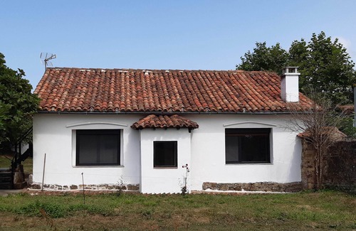 Galizano House | House in Galizano with garden