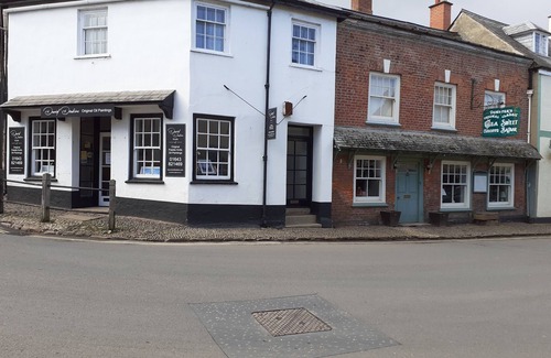 Dunster Apartment | House in historic village - Sleeps 6