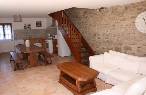 Malves-en-Minervois House | HOUSE in stone, outbuildings of the Château de MALVES, near Carcassonne city