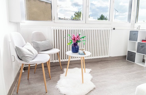 Jussieu House | House in the center of Versailles, 5 minutes from the château and freeway