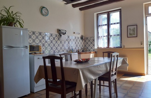 Les Hayes House | House in the countryside