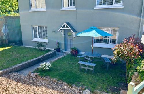 Pembroke House | House in the heart of Pembroke
