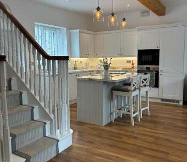 Pembroke House | House in the heart of Pembroke