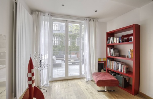 15th Arrondissement House | House in the heart of the 15th district in a private cul-de-sac 5 minutes from the metro, gym