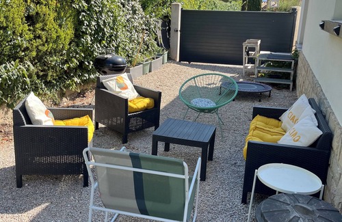 Pertuis House | House in the heart of the Luberon Sainte Victoire view
