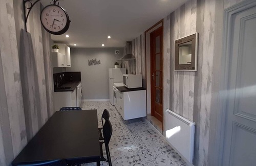 Mens House | House in the historic center of Mens