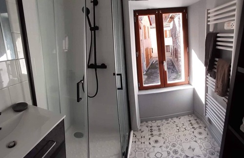 Mens House | House in the historic center of Mens