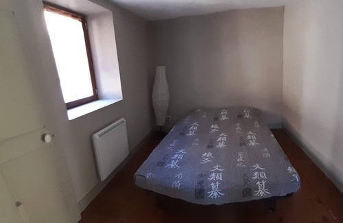 Mens House | House in the historic center of Mens
