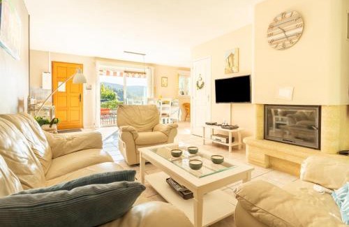 Roquebrun Villa | House in the south of France with private pool