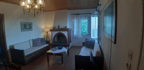 Kamarina House | House in Zaloggo
