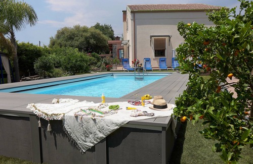 San Giovanni la Punta Villa | "House of the Leaves"