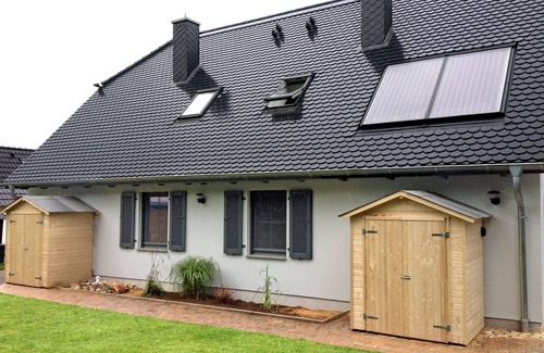Kaltenhof House | House LEE - 500 meters from the beach, you can hear the Baltic Sea waves here.