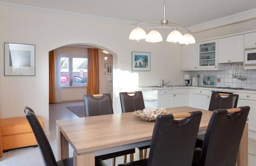 Tinnum Apartment | House Lia - Right - Quiet In the Tinnumer Wiesen.