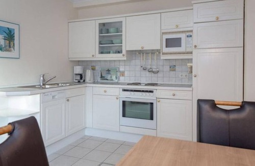 Tinnum Apartment | House Lia - Right - Quiet In the Tinnumer Wiesen.