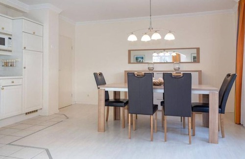 Tinnum Apartment | House Lia - Right - Quiet In the Tinnumer Wiesen.