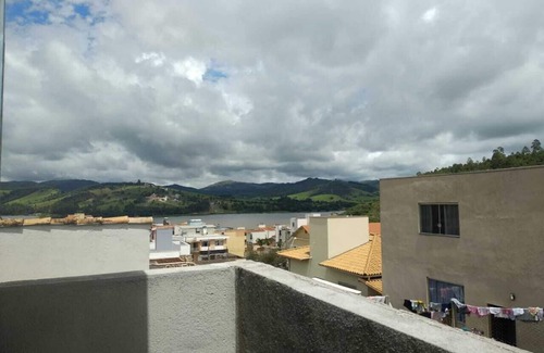 Bela Vista House | House located in the Center and near the edge of the dam