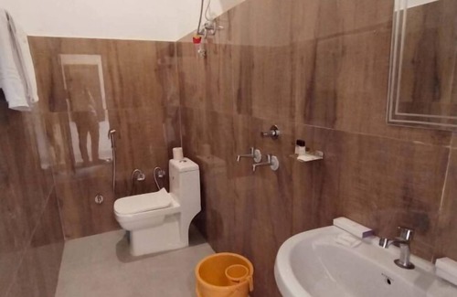 Panch Batti Hotel | House M Lodge
