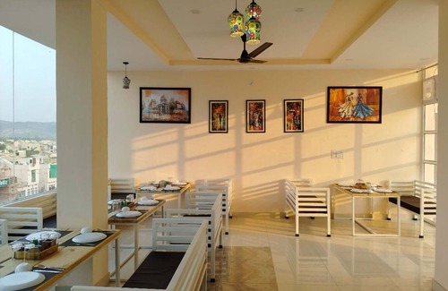 Panch Batti Hotel | House M Lodge