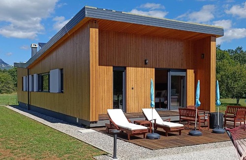 Lovinac Villa | House Momentum