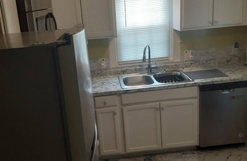 Union City House | House ~ Near Airport “ATL”. Weekly & Monthly Discounts! Free WiFi & Parking!