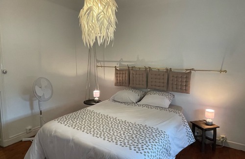 Champs-sur-Yonne House | House near Chablis between Vézelay and Guédelon, with courtyard and garden, quiet.