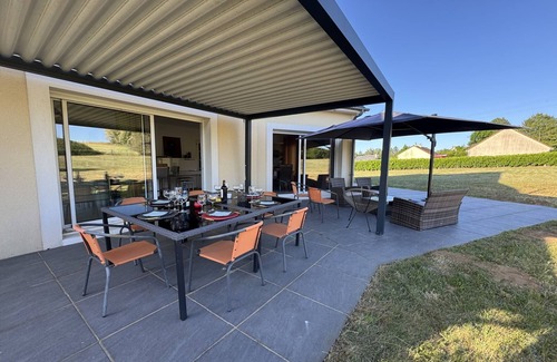 Montfort-le-Gesnois House | House near Le Mans Circuit with Garden
