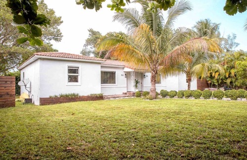 Biscayne Park House | HOUSE NEAR GOLF COURSE! 10 MINS TO THE BEACH!
