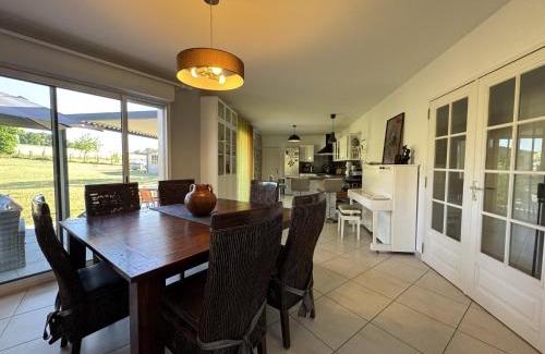 Montfort-le-Gesnois House | House near Le Mans Circuit with Garden