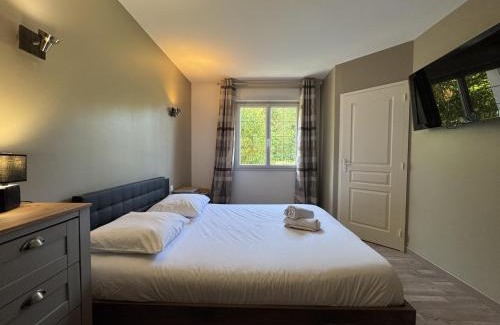Montfort-le-Gesnois House | House near Le Mans Circuit with Garden