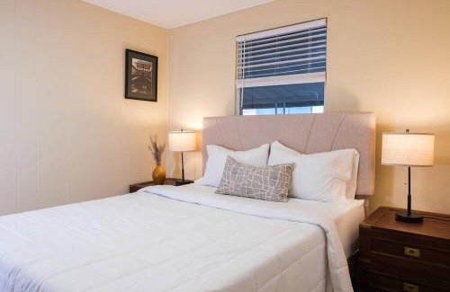 Forest Hills House | House near Tampa Zoo and Busch Gardens, free high speed wifi