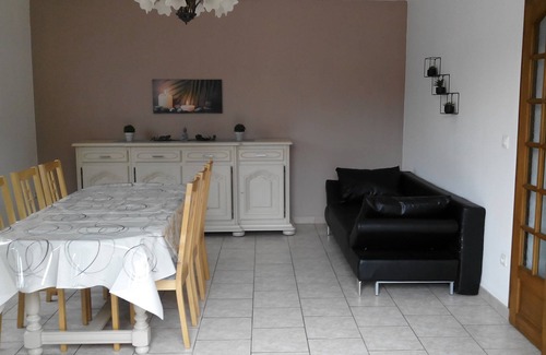 Lens House | House near the Louvre lens and shops