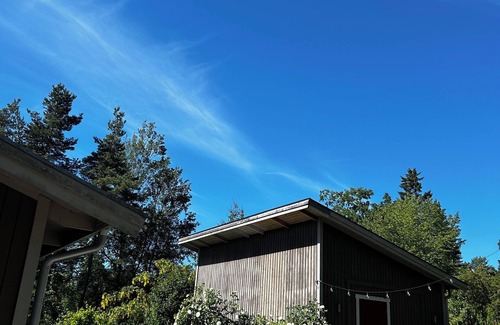 Gustavsvik House | House near the sea with whirlpool, large terrace & 20 min to Stockholm C.