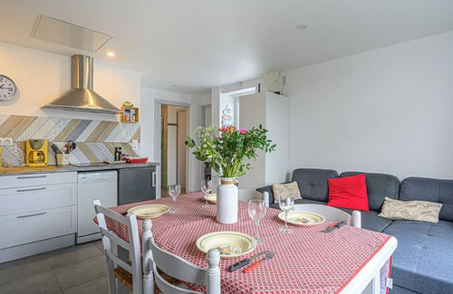 Damgan House | House near the sea AOD, 300m from the beach for 5 people