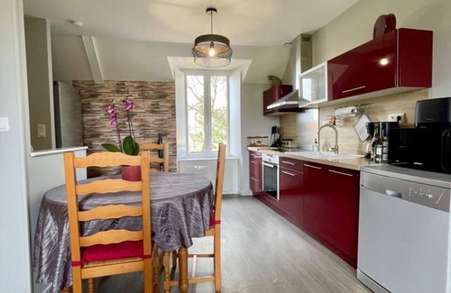 Montfarville Cottage | House near the sea, linens provided, secure parking