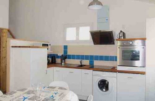 Fouras House | House of 42m² with terrace and garden furniture, chairs, barbecue