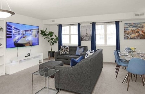 Fairfax House | House of Delight, Fairfax - Free parking
