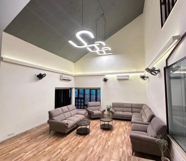 Khattalwada House | House of Fracspace