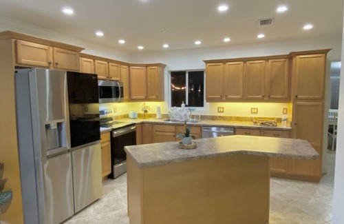 Gulf Gate Estates House | House of Fun, 5 Minutes from the Beach!