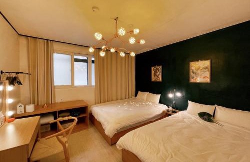 Wangsimniil-tong Apartment | House of Lotus #1min fr Stn Line2 #Seoul city Travel #Quite&Cozy #Yoga&Meditation