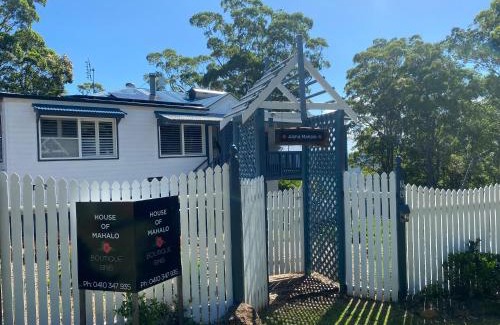 Mapleton Bed & Breakfast | House of Mahalo Accommodation