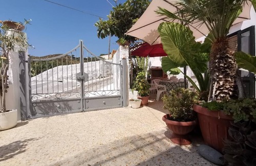 Ponza Apartment | House of Nymphs - ancient ponzese house with garden, info3281752569