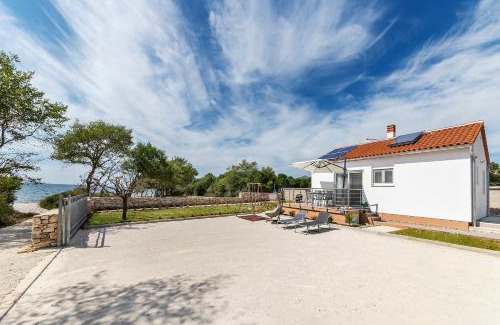Peroj Villa | House of peace